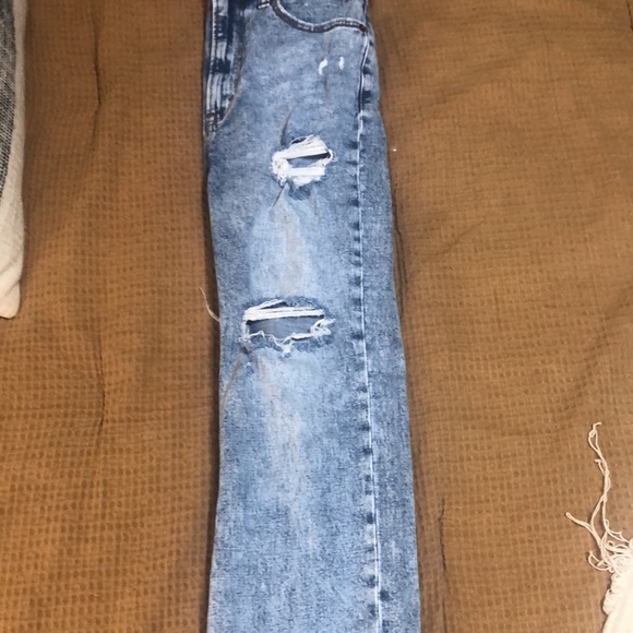 Light wash Abercrombie straight jeans. 26 short - Picture 2 of 6